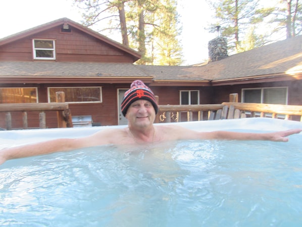 Go Giants! Hot tub on a chilly November morning!