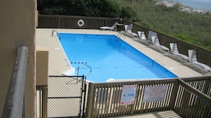 NEW LOUNGE CHAIRS BY THE POOL