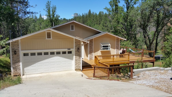 3-car parking. Our remodeled house is on the edge of private community.