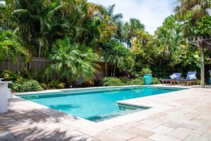 Island Time corner view to pool
