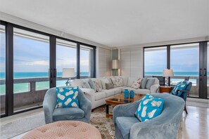 Lots of seating in the spacious living room...incredible ocean views everywhere!!