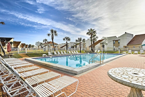 Panama City Beach Vacation Rental | 1BR | 1BA | 600 Sq Ft | 1 Step Required