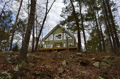 1150 sq ft setting atop 17 secluded acres
