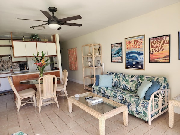 Living Room View from Lanai