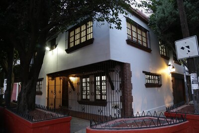 Magnífica casa de estilo colonial en el corazón de Coyoacán.