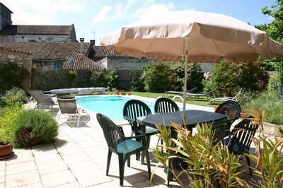 Two beautiful restored houses in Vieux Mareuil with private courtyard and pool