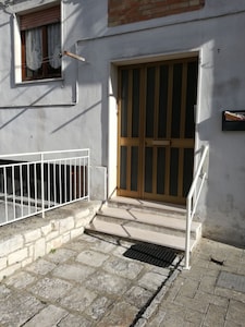 Independent period style apartment of 80 square meters 700 meters from the historic center.