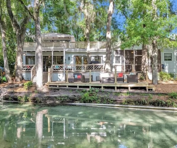 Backyard view | Private river access
Porch - Deck - Rope Swing - Stairs 