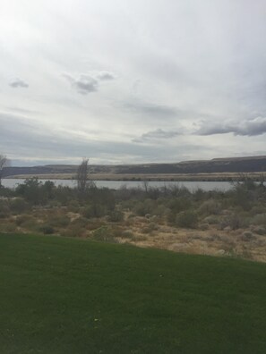 Relaxing view of Columbia River
