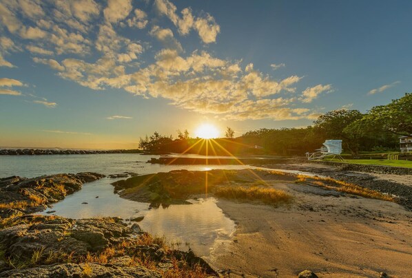The beach infront of our house is Onekahakaha Beach Park!