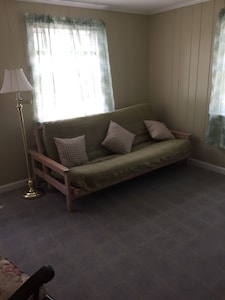 2 Bedroom, 2 Bath, 1100 sqft, sun porch, eat in kitchen, Washer/Dryer, Gas Grill