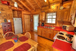SweetHeart's Retreat 71 Pigeon Forge Cabin