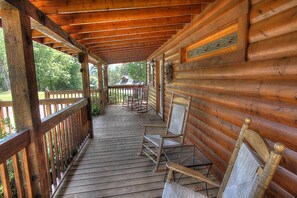 SweetHeart's Retreat 71 Pigeon Forge Cabin