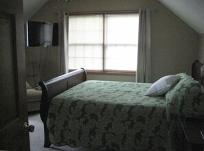 Upstairs Bedroom 1 with Queen Bed