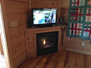 Fireplace and Flatscreen TV!