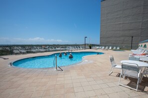 Surfside Shores outdoor pool