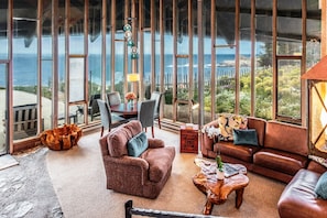 Stunning Ocean Views! Floor to Ceiling Windows