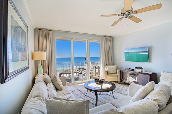 Majestic Sun 411A Living Room