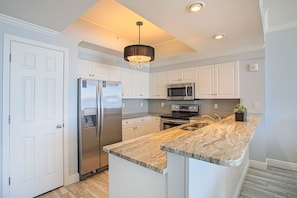 Majestic Sun 411A Kitchen