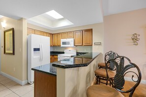 Ariel-Dunes-ii-802-Kitchen-alt