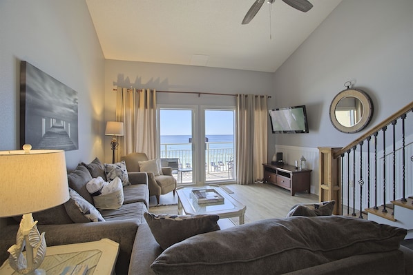 21-Crystal-Sands-305B-Living