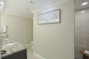 21-Ariel-Dunes-I-1302-Master-Bath