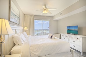 21-Ariel-Dunes-II-707-Master-Bed