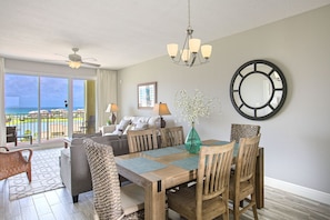 20-Ariel-Dunes-II-707-Dining