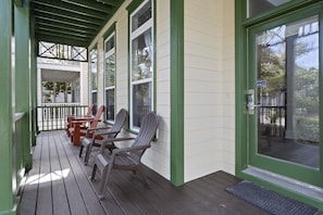 22-Lucky-Charm-Front-Porch