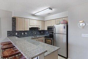 22-Windancer-208-Kitchen