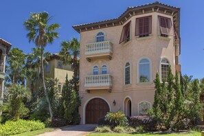 Emerald Palazzo! 