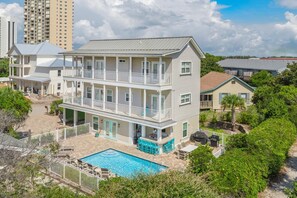 19-Beach-Baby-Drone-Poolside