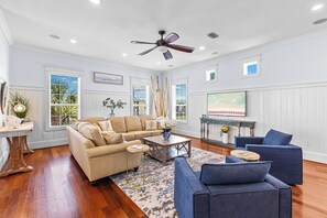 Driftwood Dreamin Living Room