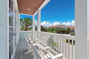 Driftwood Dreamin Balcony