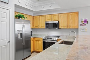 24-Ariel-Dunes-II-2101-Kitchen