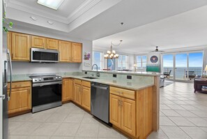 24-Ariel-Dunes-II-2101-Kitchen-Alt