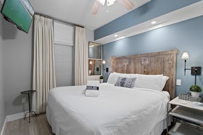 23-Majestic-Sun-208B-Primary-Bedroom