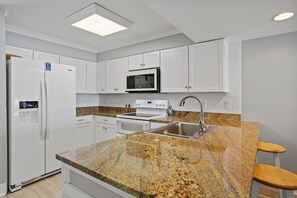 24-Costa-Del-Sol-B8-Kitchen