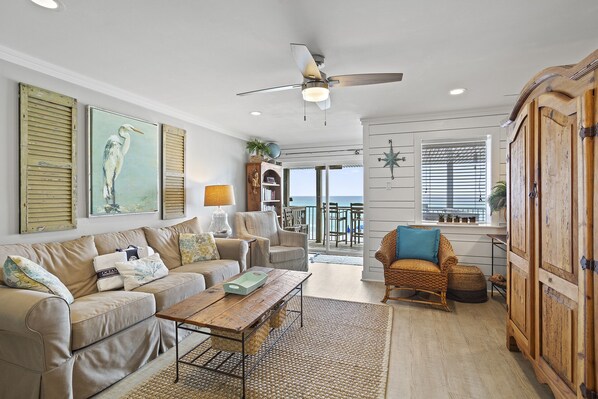 24-Costa-Del-Sol-B8-Living