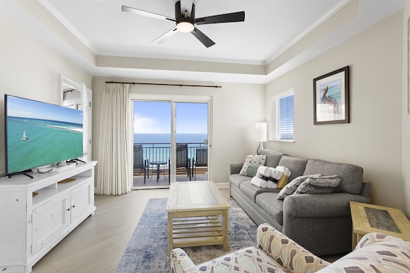 23-Westwinds-4813-Living