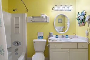 22-Commodores-Retreat-206-Bathroom