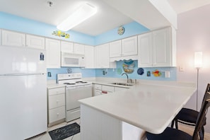 22-Commodores-Retreat-206-Kitchen