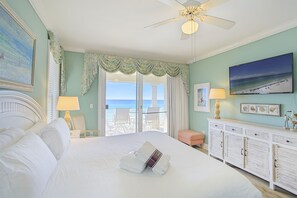 21-Grandview-201-Master-Bed