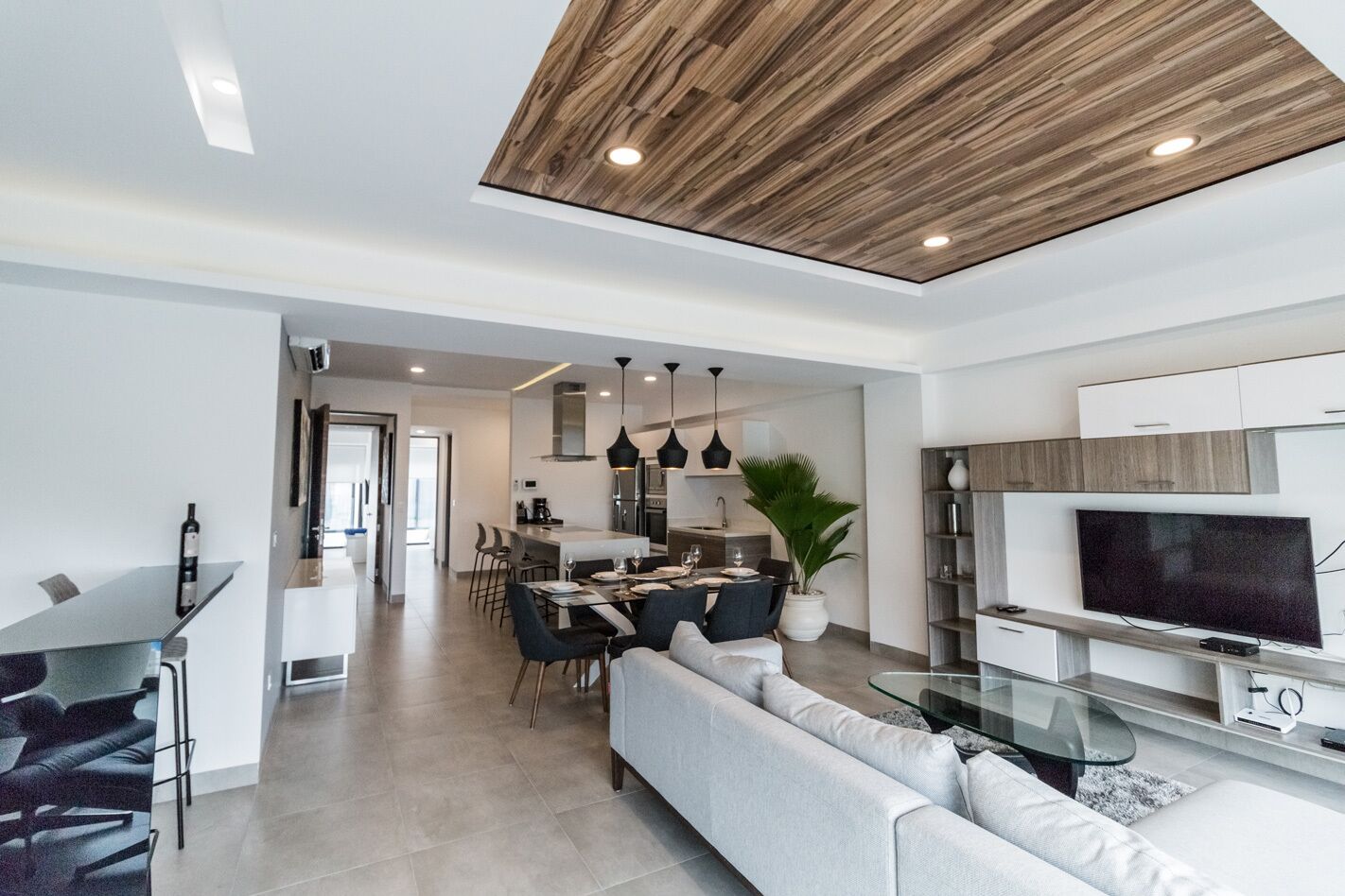 ULTRA LUXURY 2BR/2BTH + DEN HUGE SUITE | DOWNTOWN | 5 MINUTE