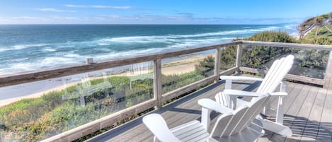 Sit on the deck and enjoy views as far north as Yaquina Head Lighthouse and Seal Rock to the south.