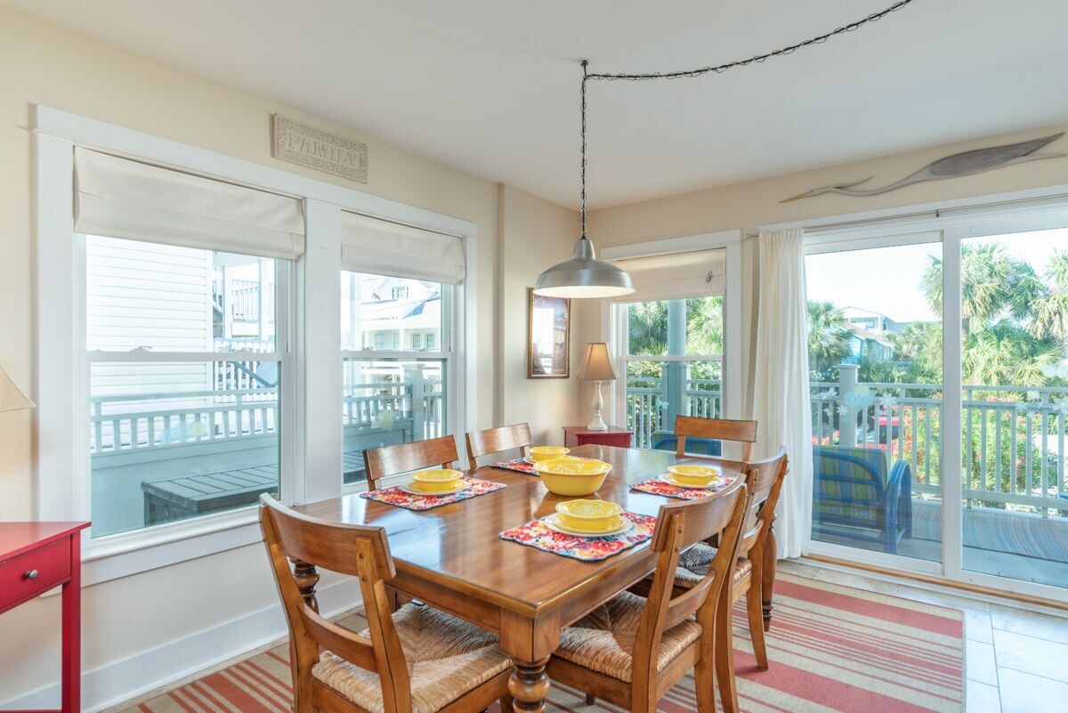 Sun-drenched Condo on South End with Wifi and elevator access