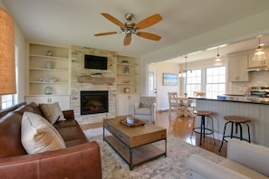 Main Living Space | Open Floor Plan | Free WiFi