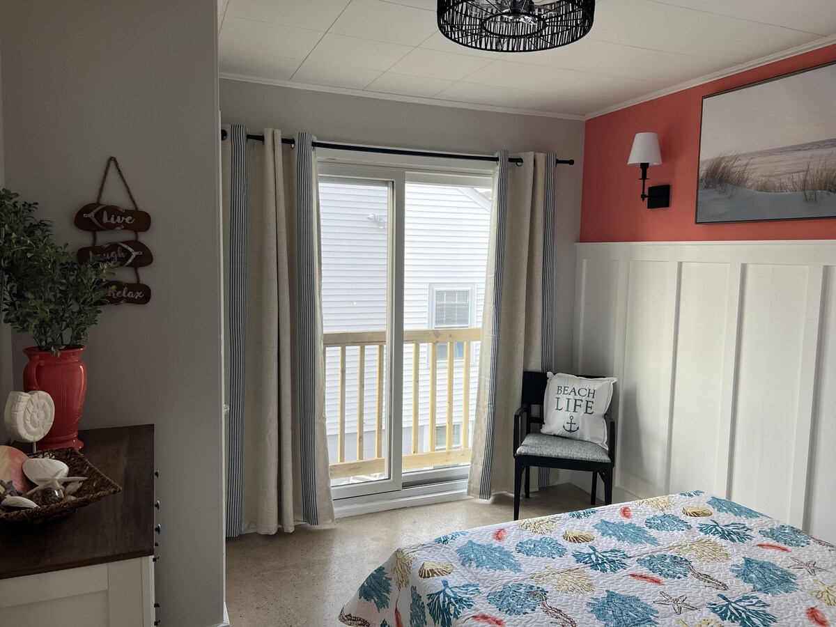 Flip Flop, Salisbury Beach, Melo’s Beach House rentals