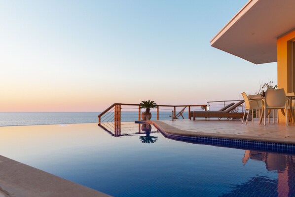 Villa Paradiso - Seafront villa in Pomos, Cyprus