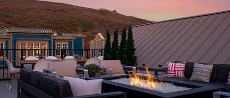 Rooftop firepit overlooking Park City Mountain